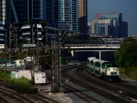 One of the few F59PHs left on the GO roster leads an inbound train. The first three cars are still in the old paint scheme.