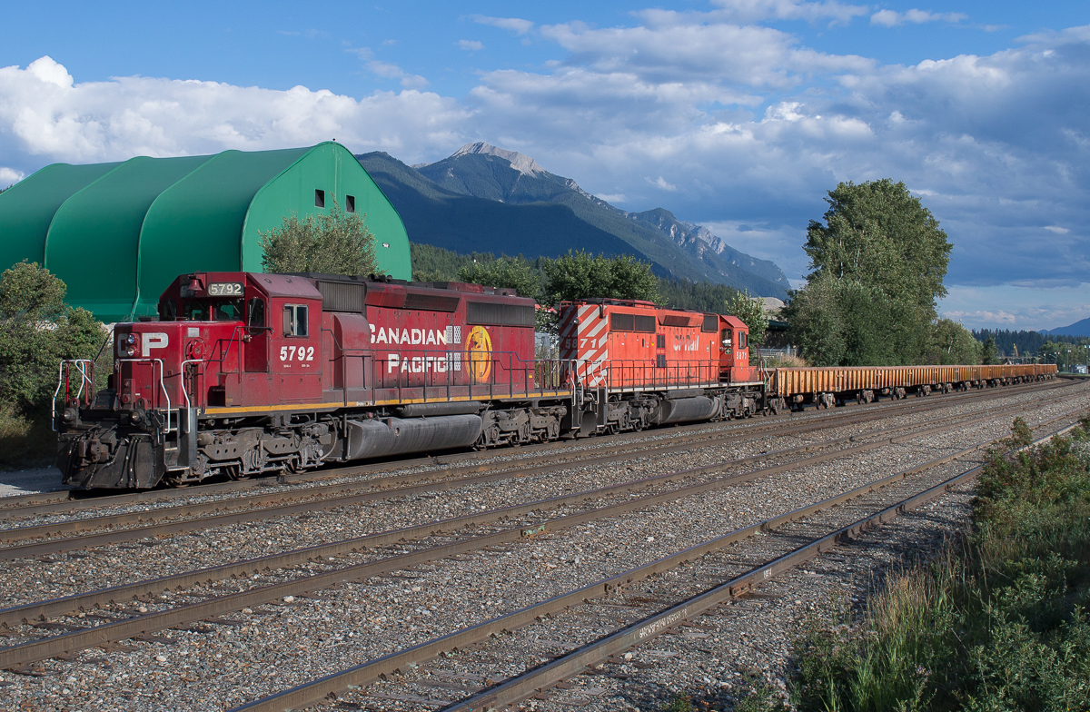 CPKC BAL02 holds the main at Golden as they wait for a clear signal following CPKC 400 to make a switching move into the Yard at Golden.