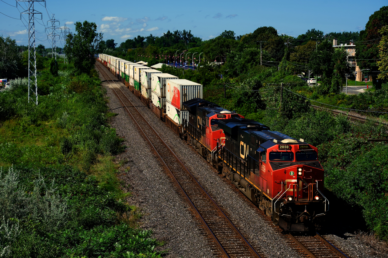 CN 108 heads east with an ES44AC/ET44AC pair for power.