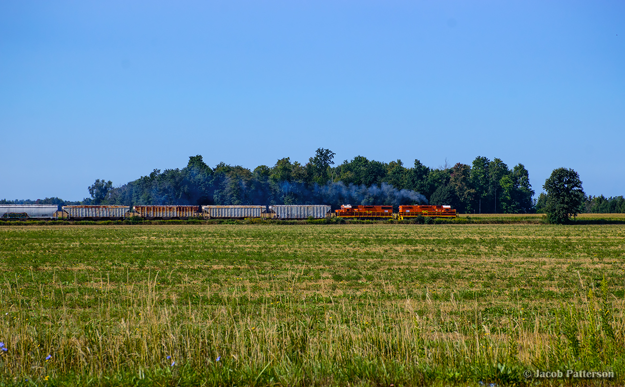 GEXR 581 throttles up just out of Stratford with 40 cars on the drawbar.  Half the train will be setout at Broadgrain in Seaforth