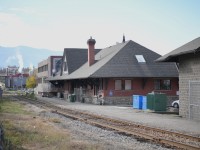 <b> Coffee & pastry, or beer & sandwich, but no passenger train! </b> <br>
The CP station at Vernon, BC sits at Mile 85.4 of the CN Okanagan Sub., but it no longer caters to passengers who want to go to Kelowna or Kamloops from this nice little Okanagan Valley town. <br>
The classic railway structure now houses a specialty coffee counter, pastry bakery, and, a licensed dining room.
I was tempted, but didn't give in to my cravings for a mid-morning java and donut, or at noon hour for a barley sandwich and soup. Maybe on the next visit. :-)