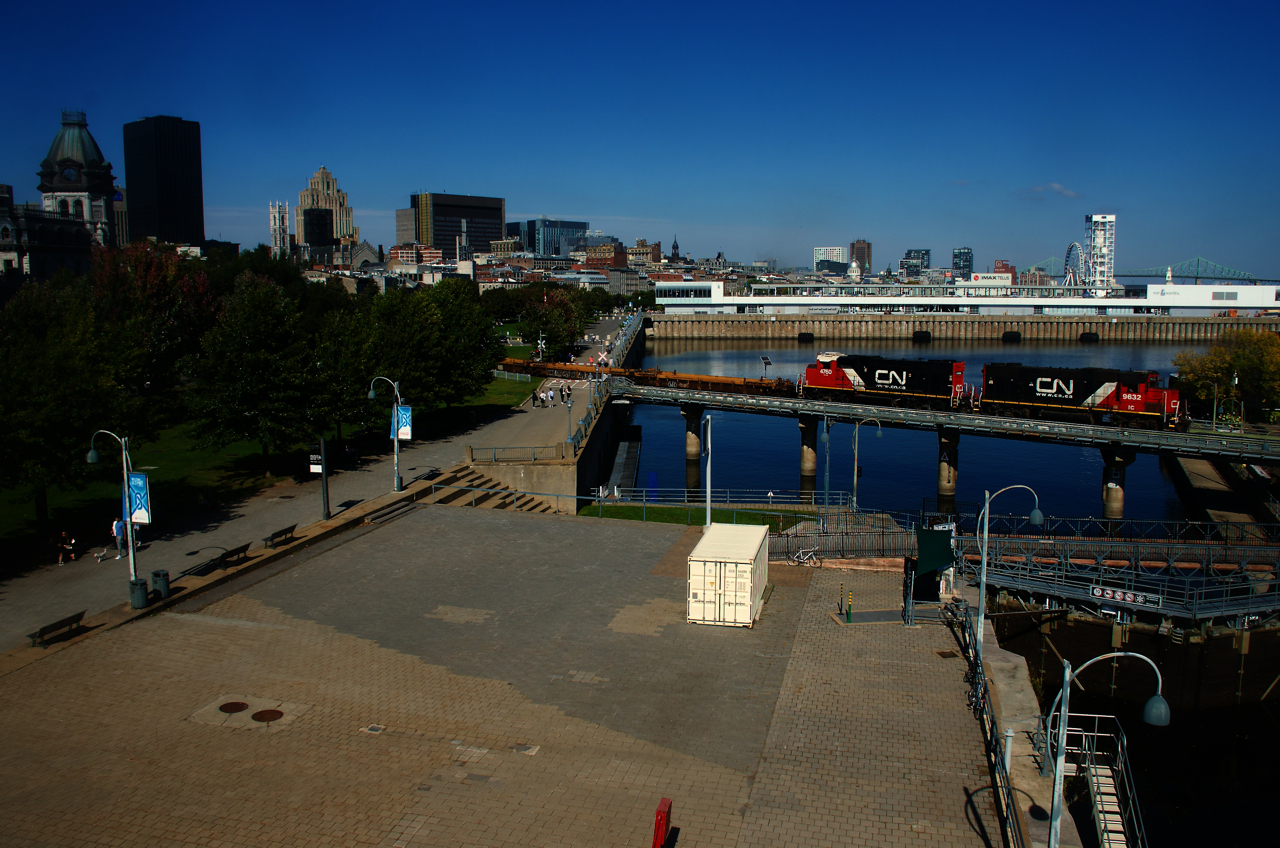 CN 500 is leaving the Port of Montreal.