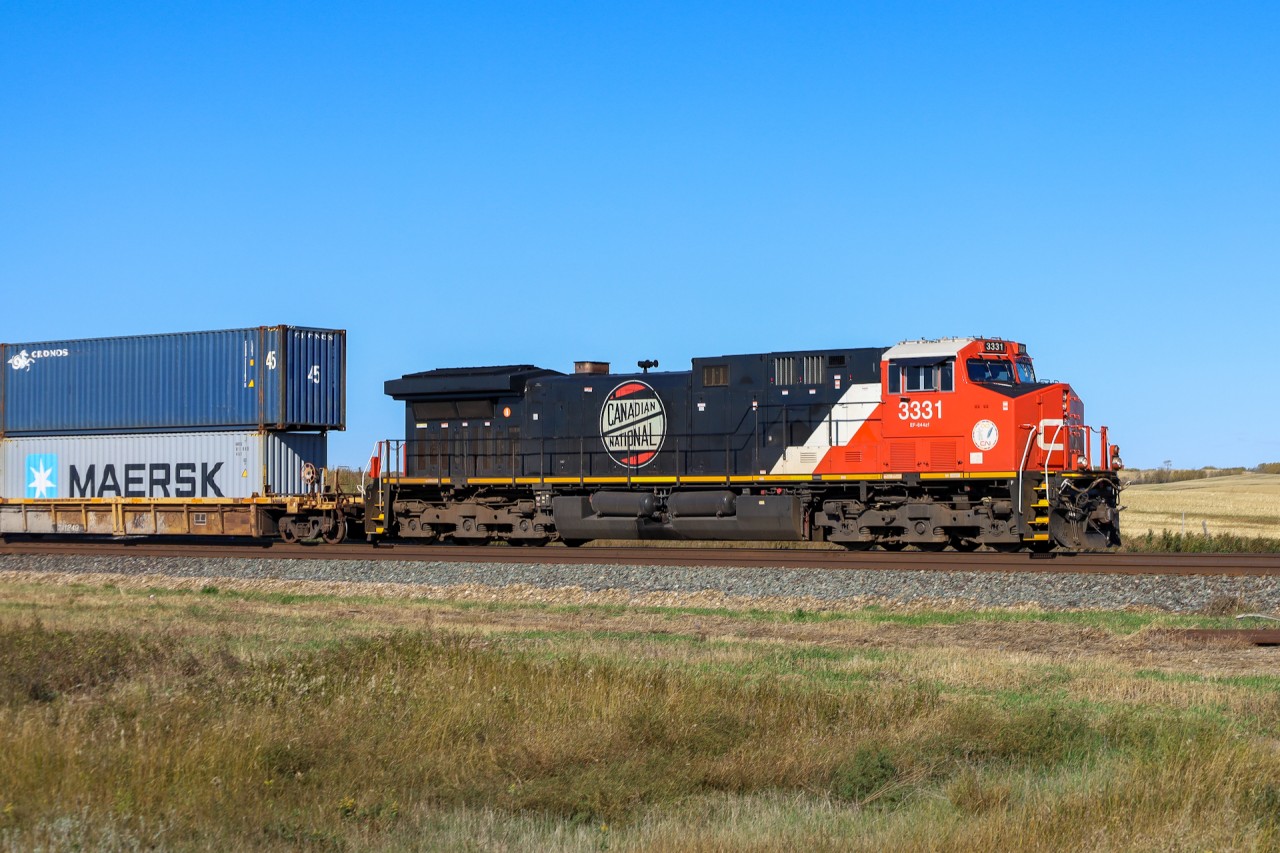 A closer look at CN 3331, which is one of two units featuring historical CN logos.  This logo was used in 1919 when CN was first established and was a modification of the Canadian Northern logo.