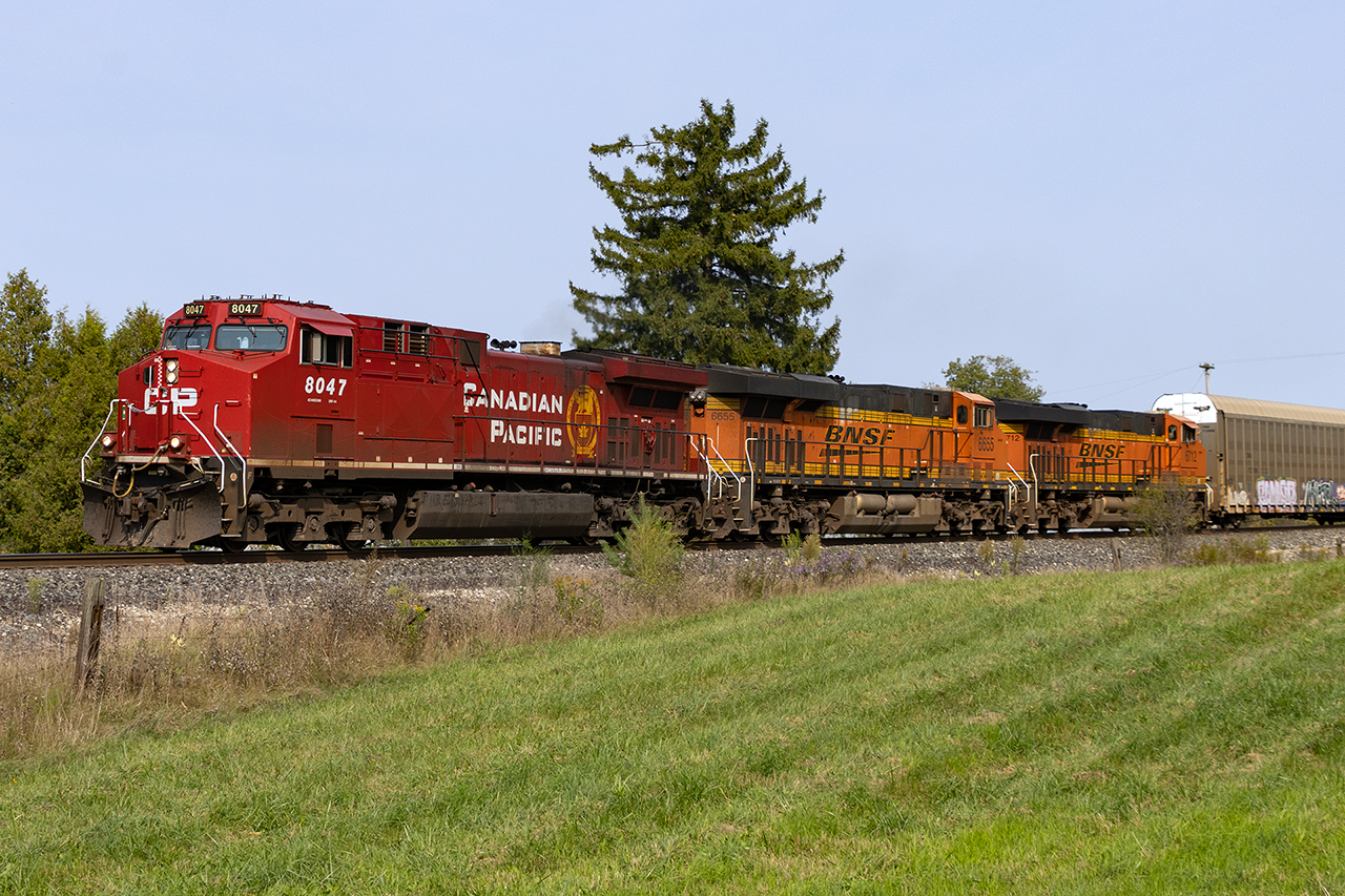 The fall colours are starting......well, on the train anyway. I think this also might be a different season Time Machine with http://www.railpictures.ca/?attachment_id=917. A lot of trees have come and gone. Nothing stays the same.