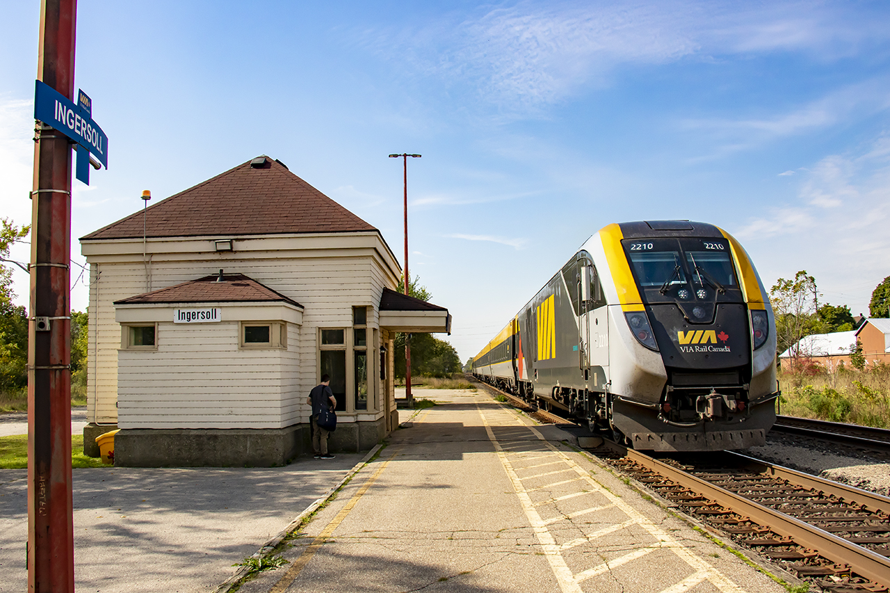 Living in Alberta, I do not get to see these new Via Venture passenger trains. While home visiting family in Ingersoll, I heard this train was coming through. It was running late and that gave me time to get to the station to see this new train. I was hoping to see one of these while I was there.