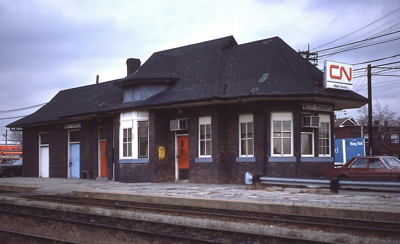 This station was built back in 1907, on the north side of Old Weston Rd. It wasn't until 1989 that the building outlived it's usefulness. Despite efforts by Historical Groups to save it; it remained abandoned until 1999 when it was finally torn down.