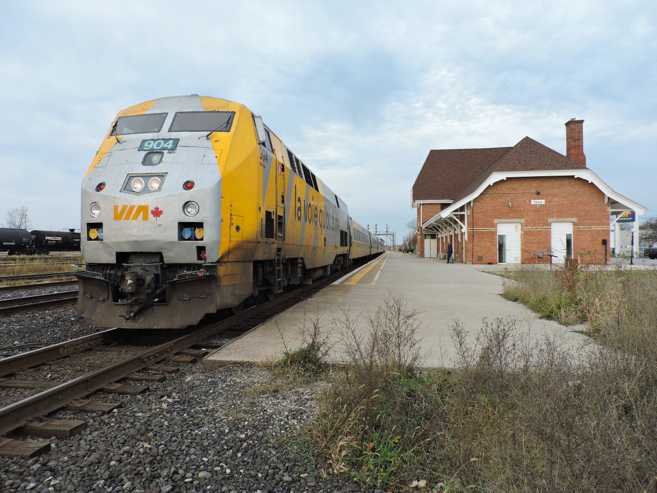 VIA train 84 at Sarnia with P42's 904 and 915 on the rear, with the introduction of more new charger trainsets VIA has a surplus of locomotives and is now running with a unit on each end instead of having to wye the trains at Sarnia.