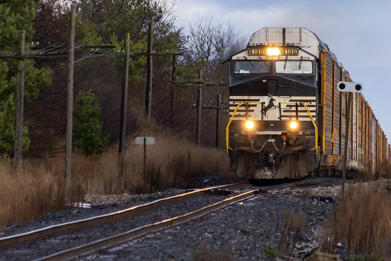 On back-to-back days, CP has come up with a masterpiece for 137. I'm no fan of one-lung trains, but with only 20 cars, a train at speed is still a delight.