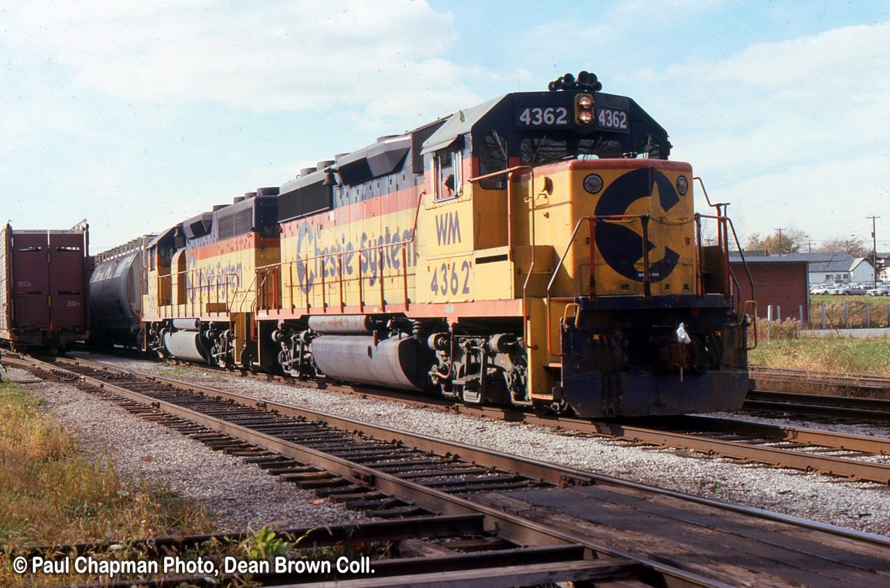 WH GP40-2 4362 and C&O GP40 4083.