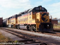 WH GP40-2 4362 and C&O GP40 4083.