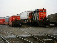 CN GP9 4385 at Dain.