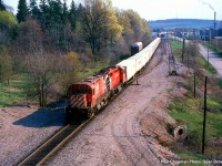 Eastbound CP 528 (Triple Crown Roadrailer) 