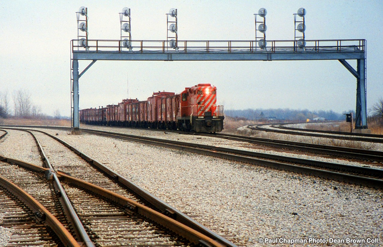 CP 8221 Northbound approaching Brookfield on the CP Fort Erie Sub