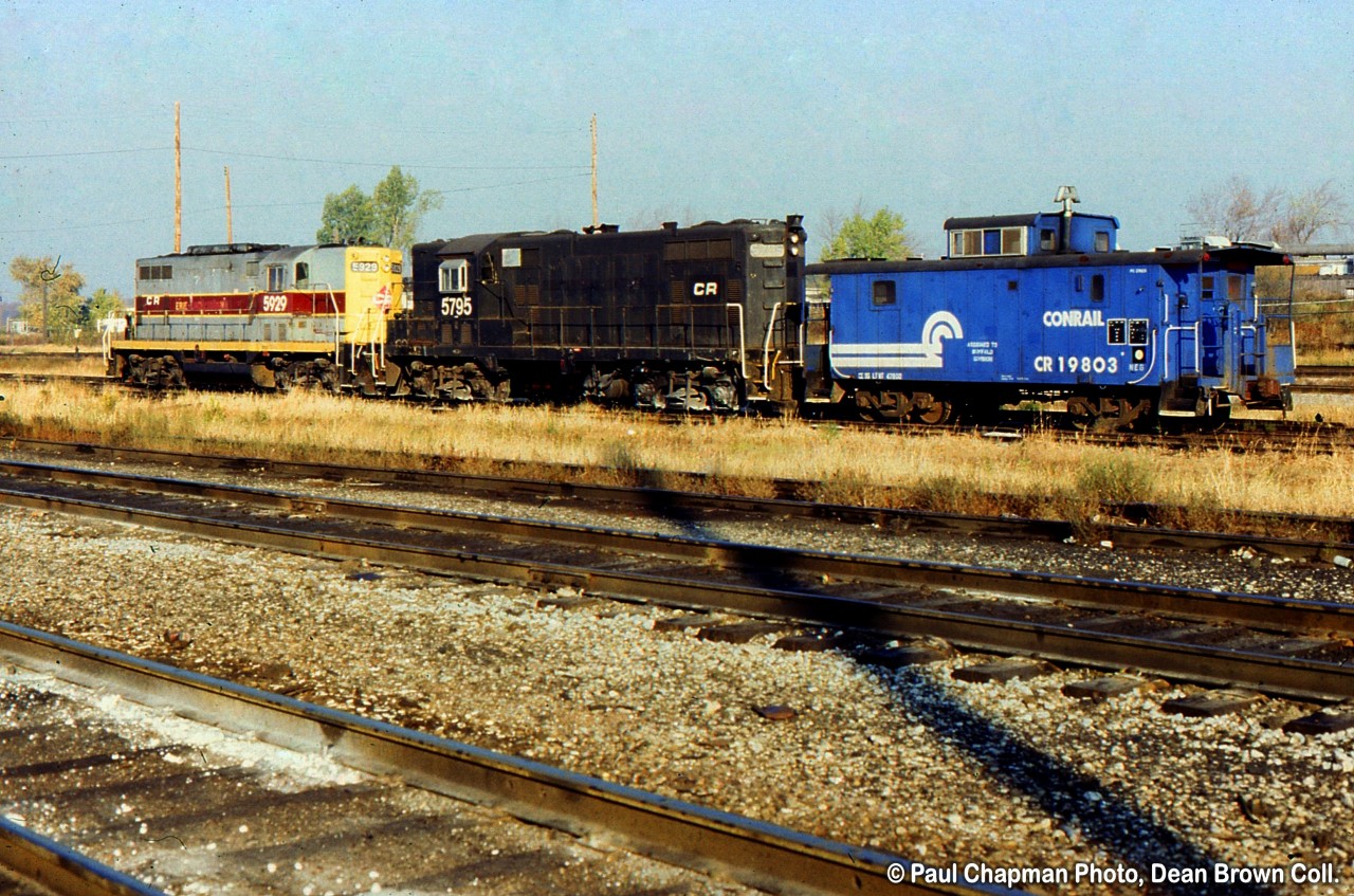 CR (Ex Erie Lackawanna) GP7 5929 and CR GP7 5795 at Fort Erie, ON