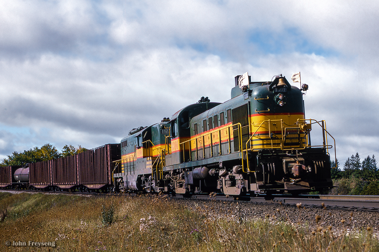 ONR extra 1301 snakes its way north through Richmond Hill approaching Gormley en route to North Bay.

Scan and editing by Jacob Patterson.