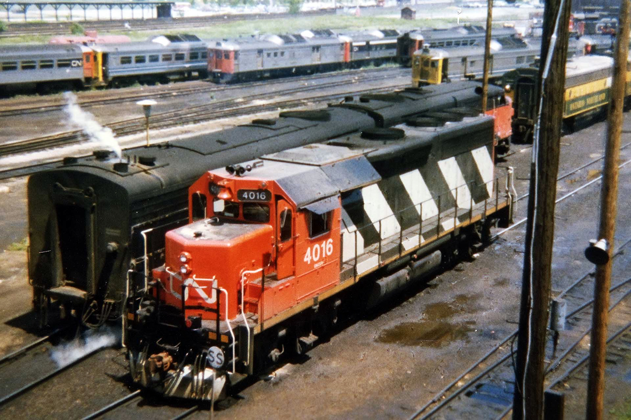 The other high speed geared GP40 that VIA used to power Tempo trains to Windsor and Sarnia. Scanned from an old print. Surrounded by the other classics of Spadina in the day including ONR power for the overnight train to...at least Cochrane I believe.