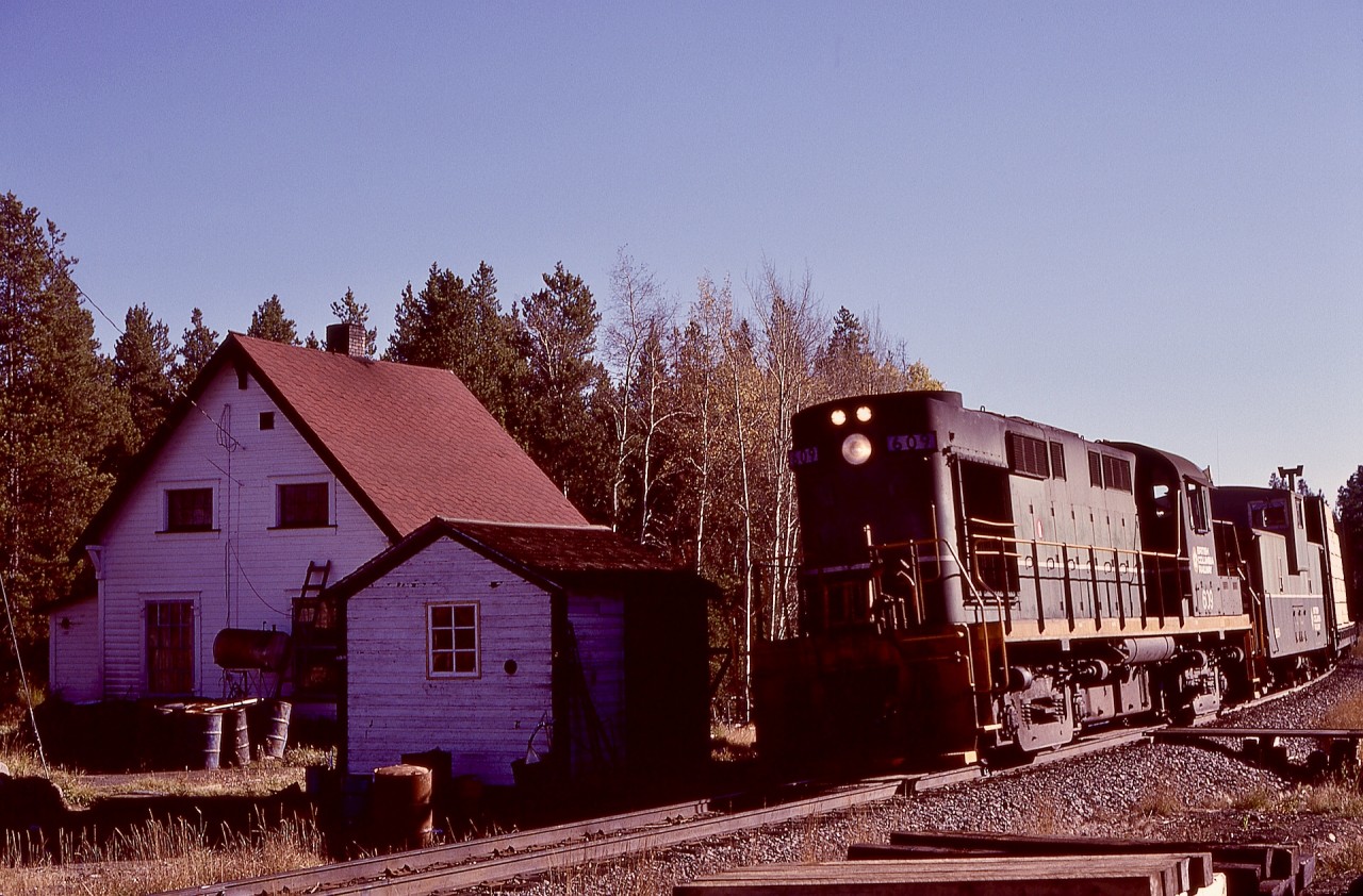 Lighting angle definitely was not in my favour on Thursday 1980-10-02 for documenting the BCOL wayfreight northbound with RS-18 609 and two cars passing the section house at Chasm at 1544 PDT enroute home base at Exeter (100 Mile House).