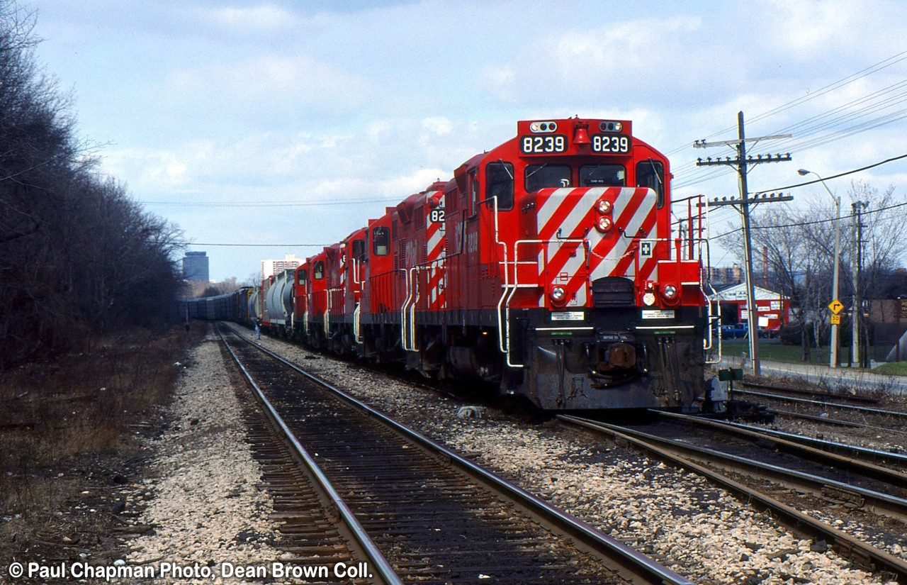 CP 8239 South leaving Kinnear bound for Welland.