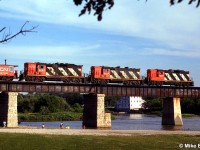 The CN Nanticoke switcher returning to Brantford. The Caledonia bridge makes for a nice setting