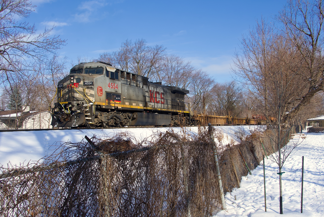 KCSM 4554 brings up the rear of CPKC 118, on its way to the Port of Montreal.