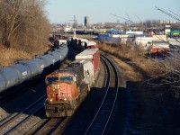 CN 527 has a solo SD70I and 86 cars.