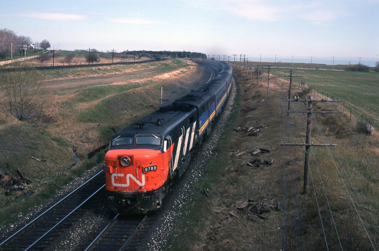 CN FPA4 6789 speeding east