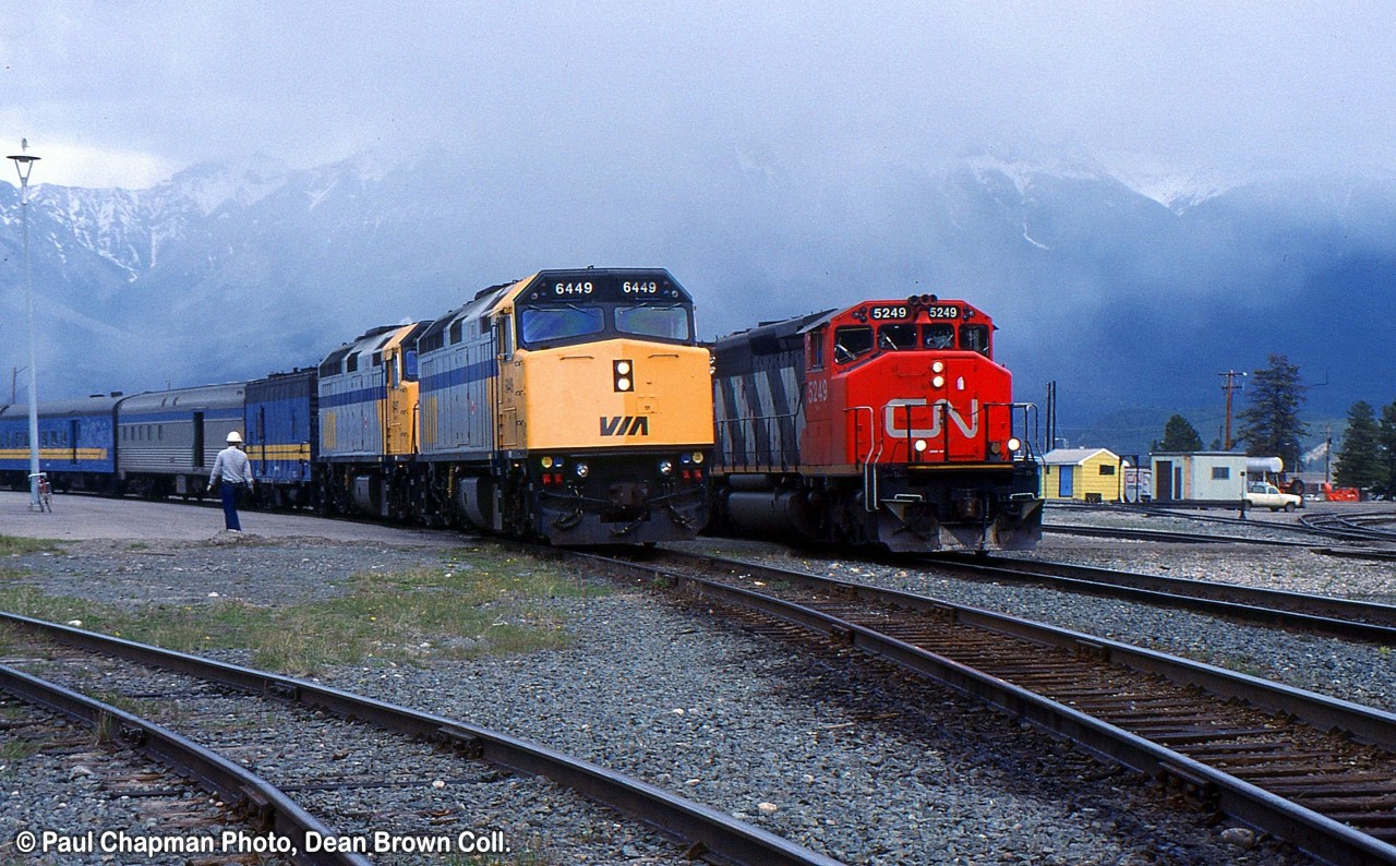 VIA 1 with VIA F40PH-2 6449 meets CN 303 with CN SD40-2(W) 5249 at Jasper.