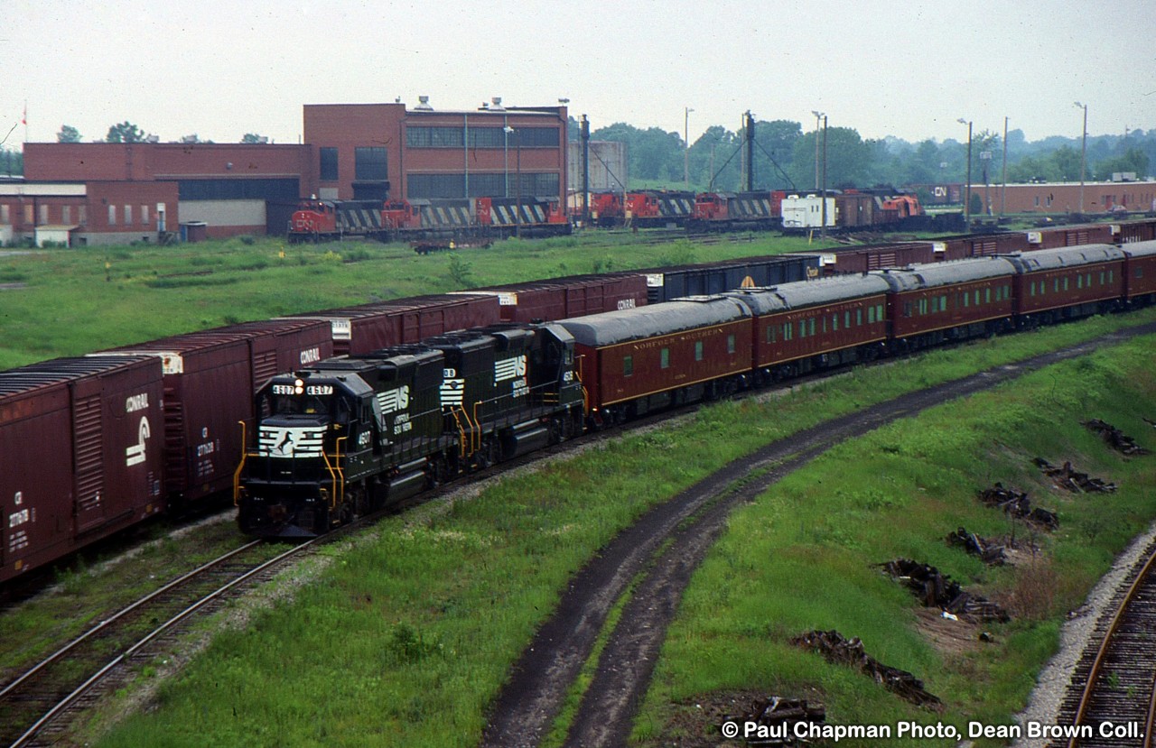 NS GP50 4607 and NS GP50 4608 lead the Directors Special.