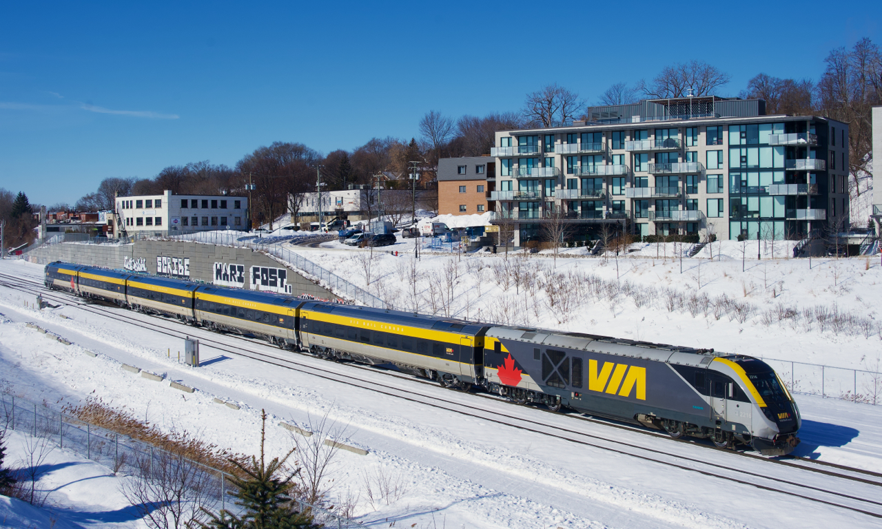 A late VIA 22 is approaching Turcot Ouest.