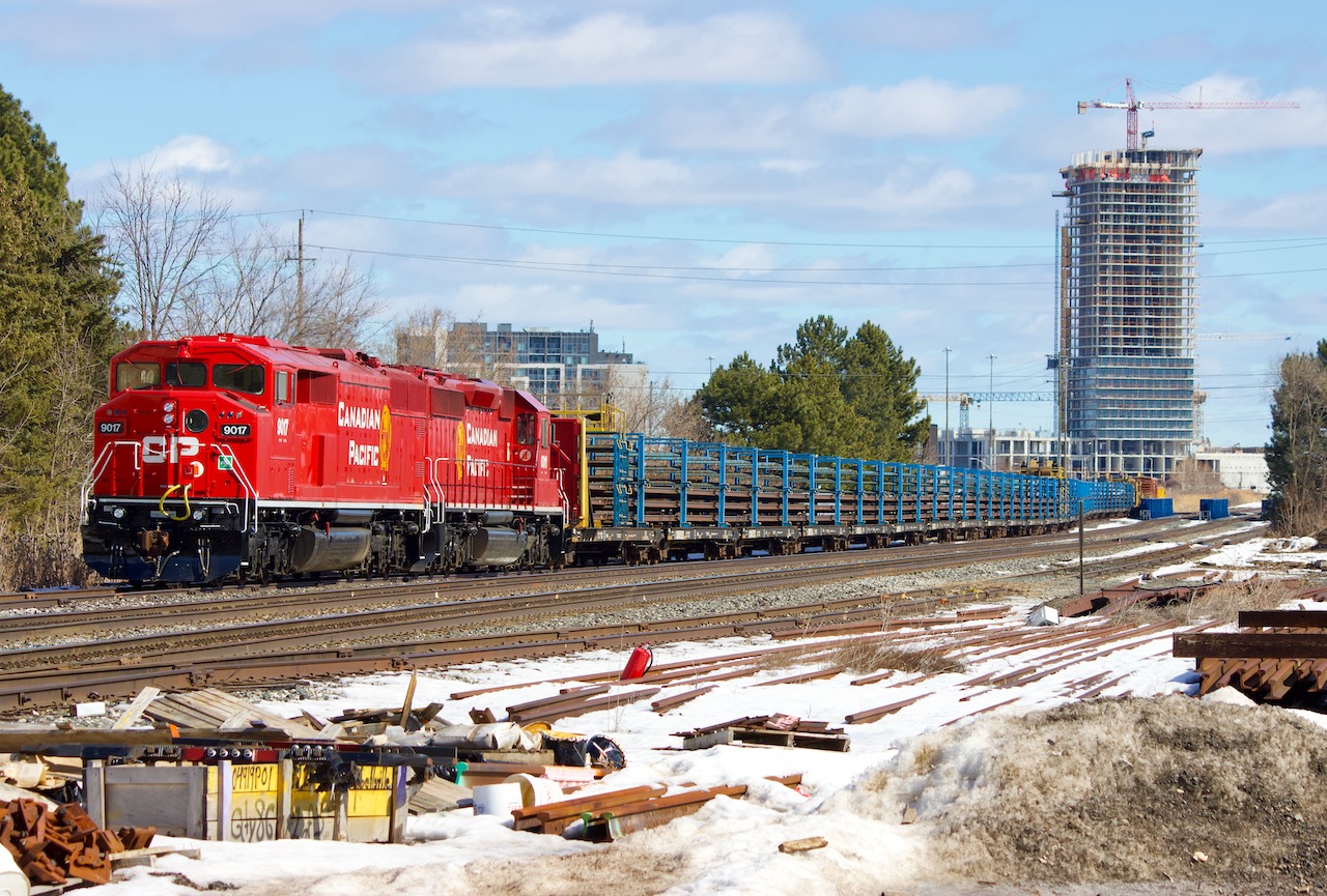 While not as impressive as its former BAR heritage paint. CP 9017 is still an impressive sight matched up with equally as clean looking 6011. It’s hard not to get a little excited with matching sets of SD40-2’s. How times have changed from the years when CP flooded us with countless SD40’s.