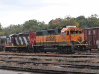 BNSF 2090, a nice and relatively clean H1 BNSF Geep, idles in the Brantford yard in Brantford, Ontario. This caught me by surprise at the time as I had no idea that there was a BNSF Geep assigned to the Brantford-Hagersville job. This unit would end up alternating between Brantford, Aldershot, and London for about 3 months before getting CN patch work applied just last month.
