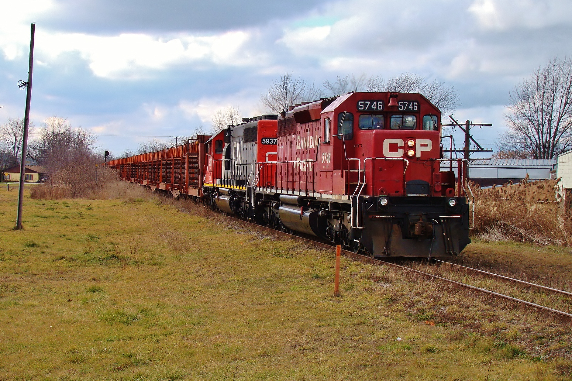 Railpictures.ca - Myles Roach Photo: CP 5746 along with GTW 5937 back ...