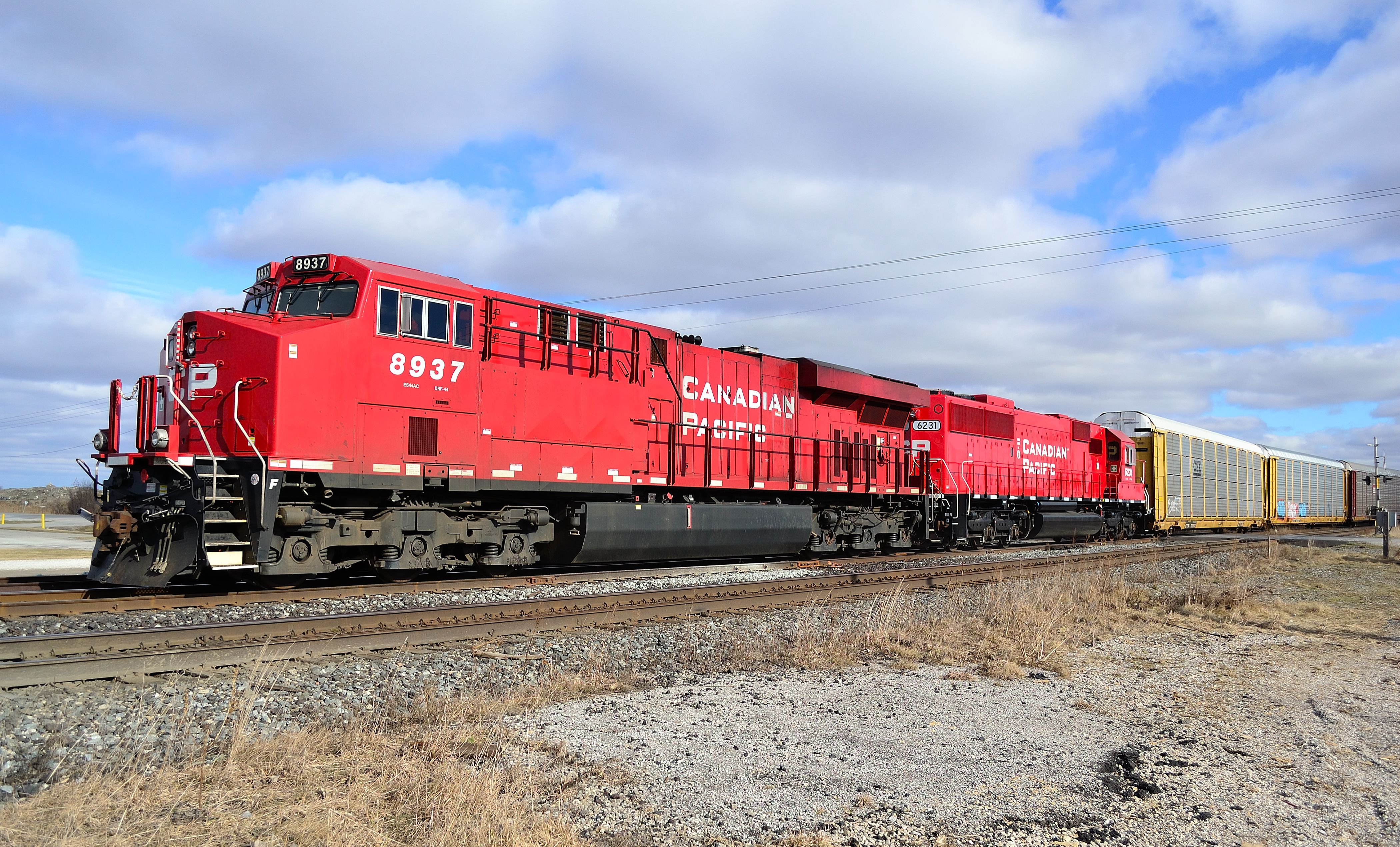 Railpictures.ca - Jay Butler Photo: CP 235 led by 8937 & 6231, goes in ...