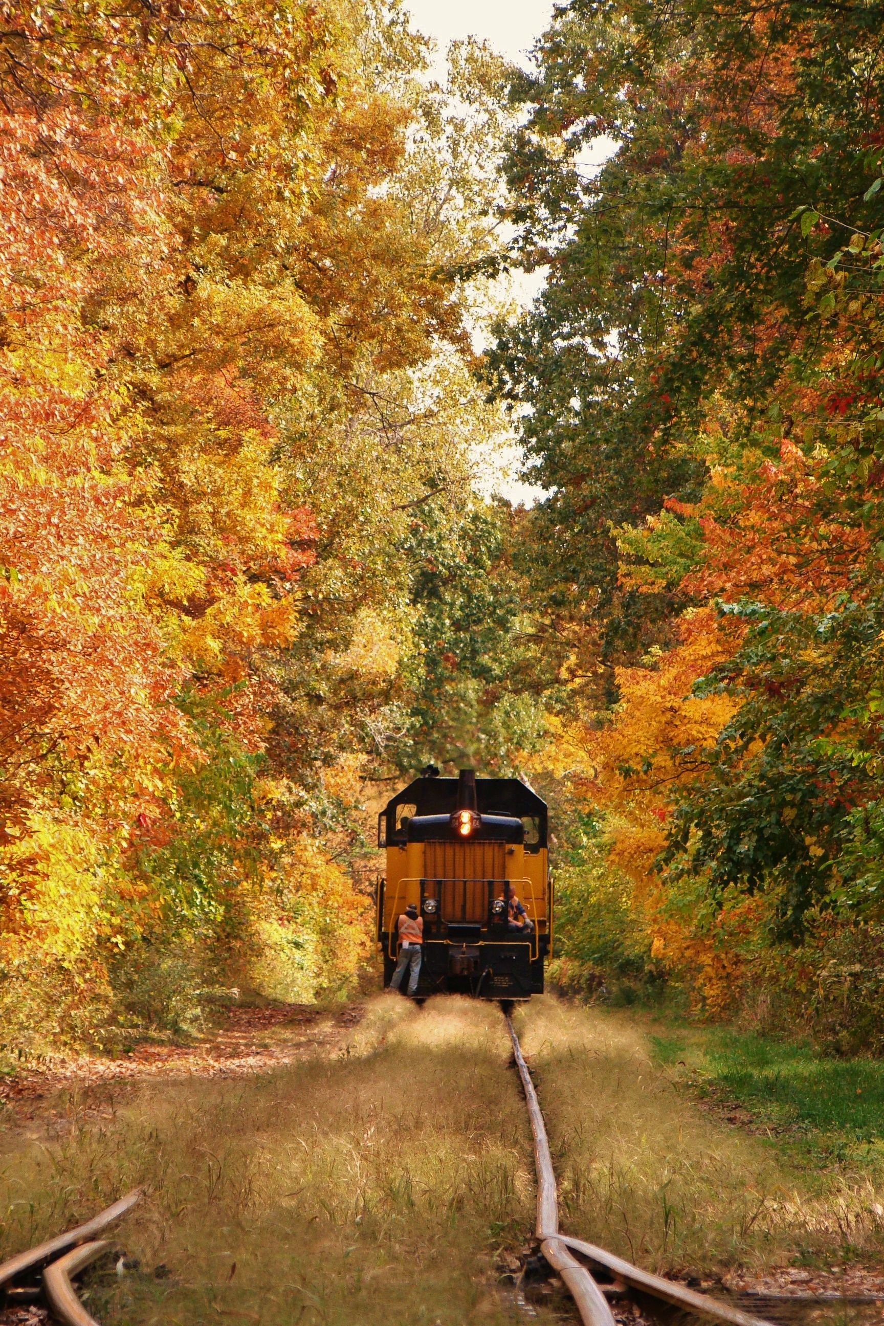 Railpictures.ca - Myles Roach Photo: After dropping off a string of ...