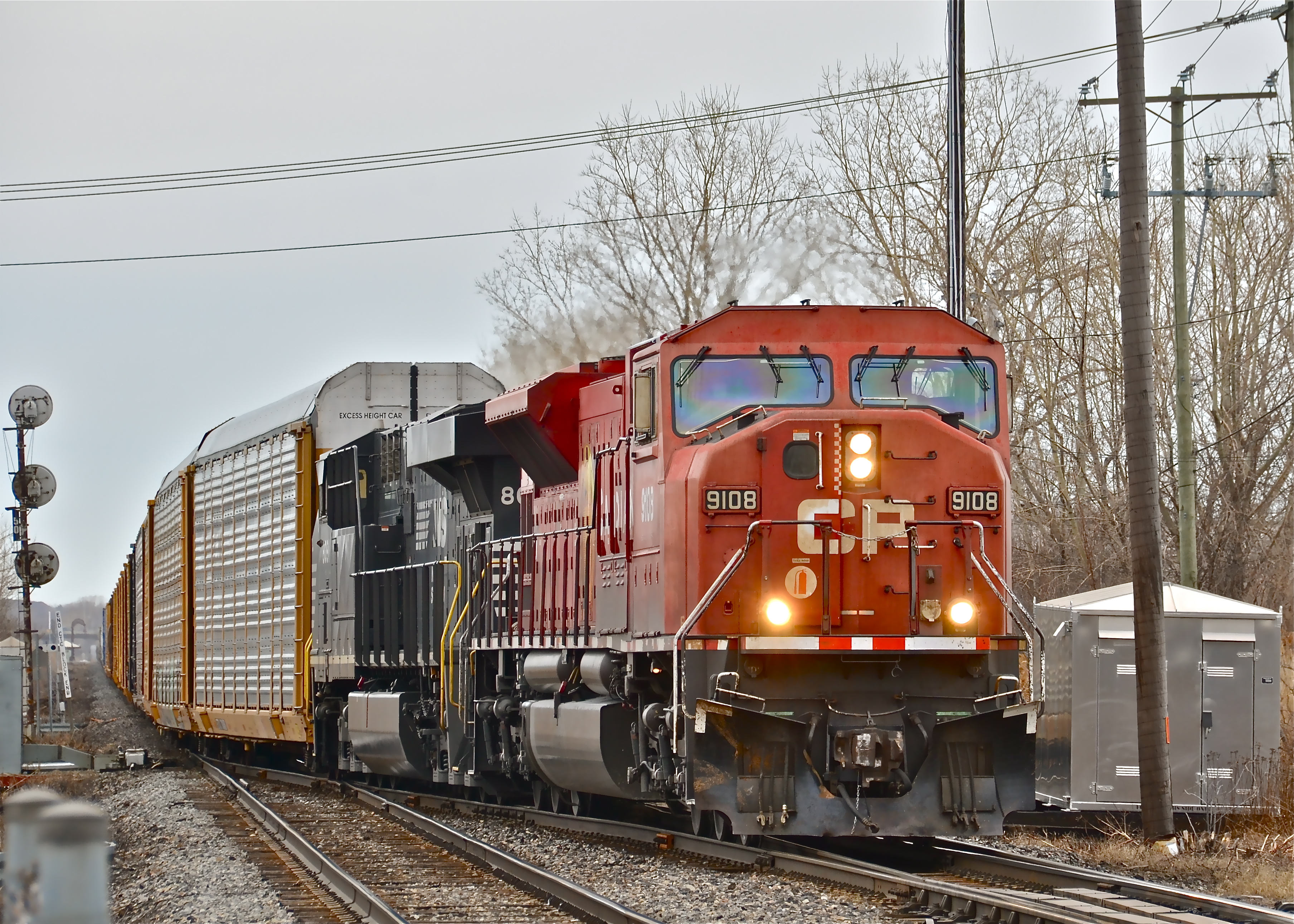 Railpictures.ca - Michael Berry Photo: CO 422 had a very nice surprise ...