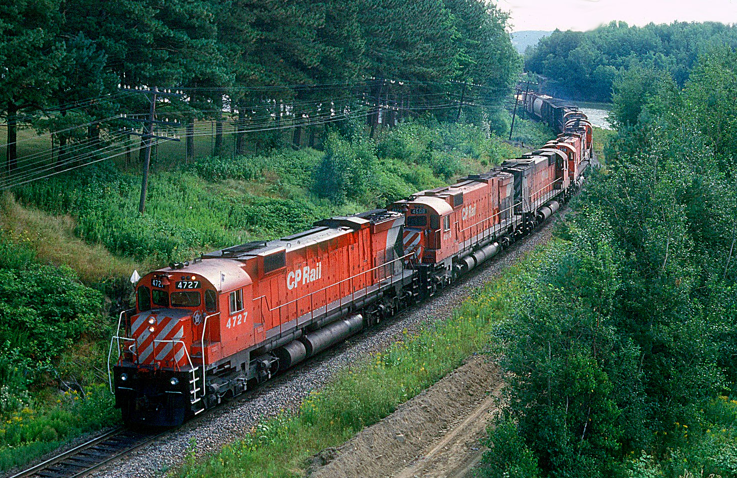 Railpictures.ca - Timothy Wakeman Photo: Count’em. Seven. Yup, seven ...