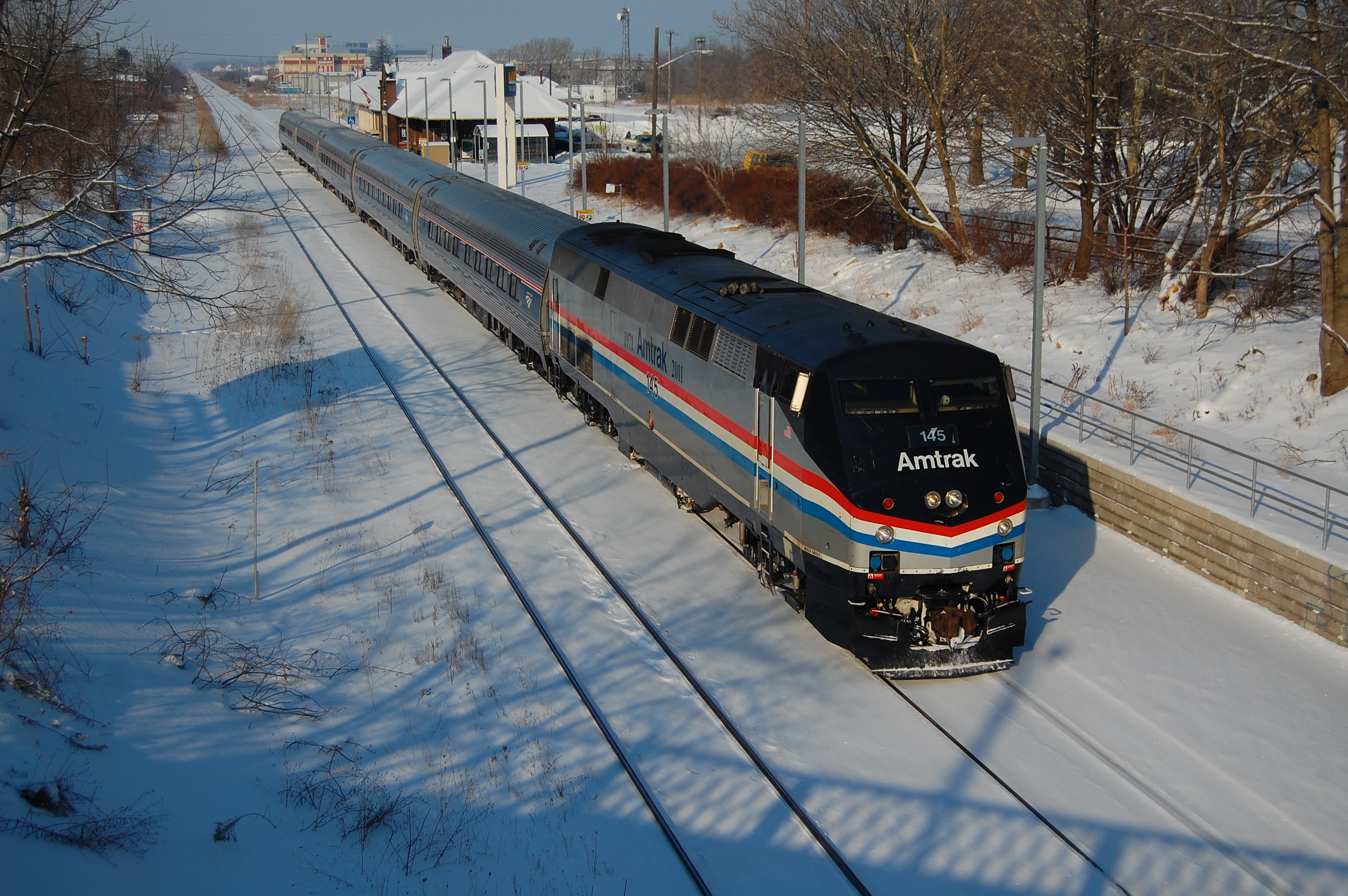 Railpictures.ca - Dean Brown Photo: A Heritage unit leads VIA 97 on ...