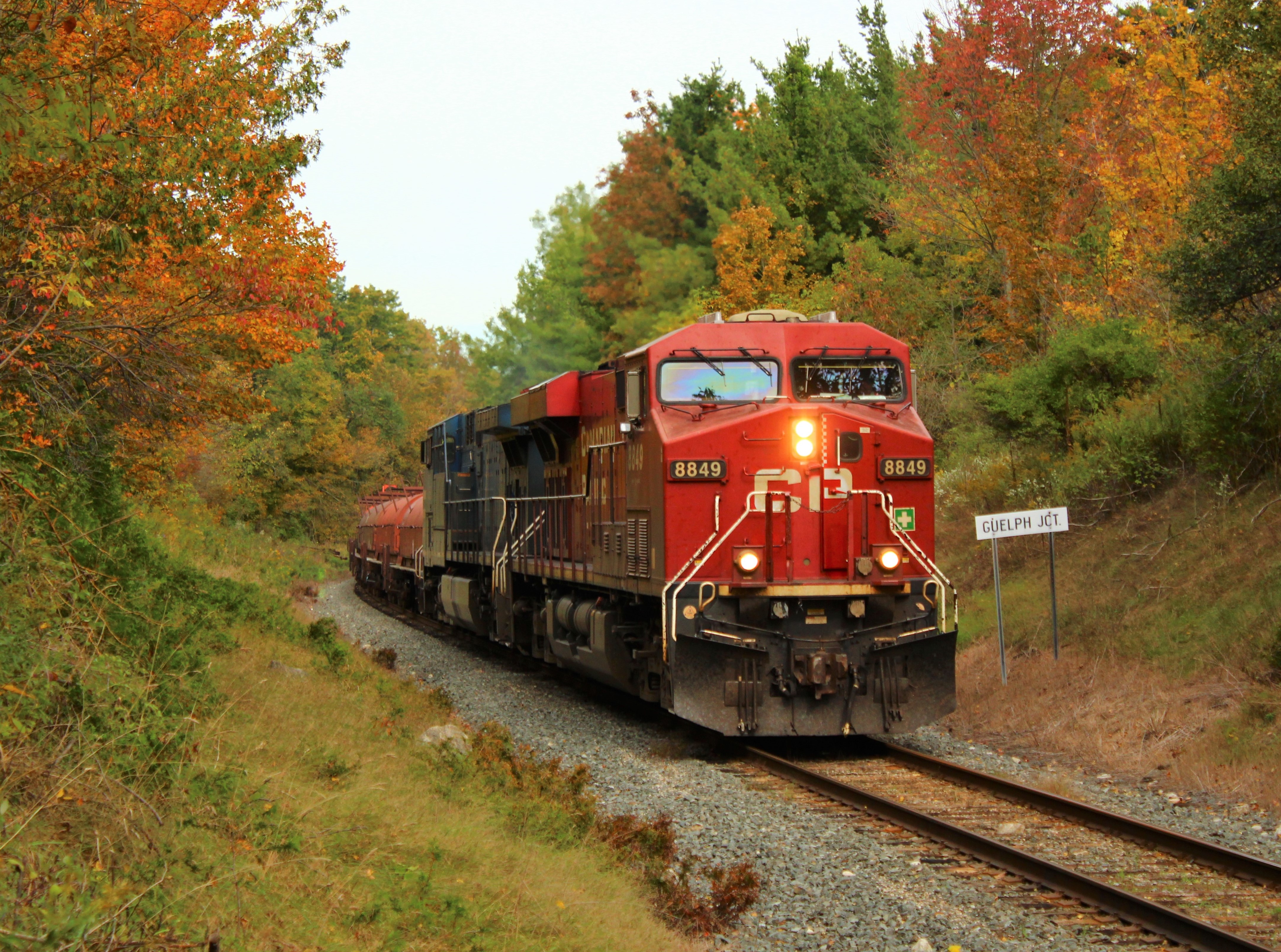 Railpictures.ca - BPurdy Photo: With the days shortening and the cold ...