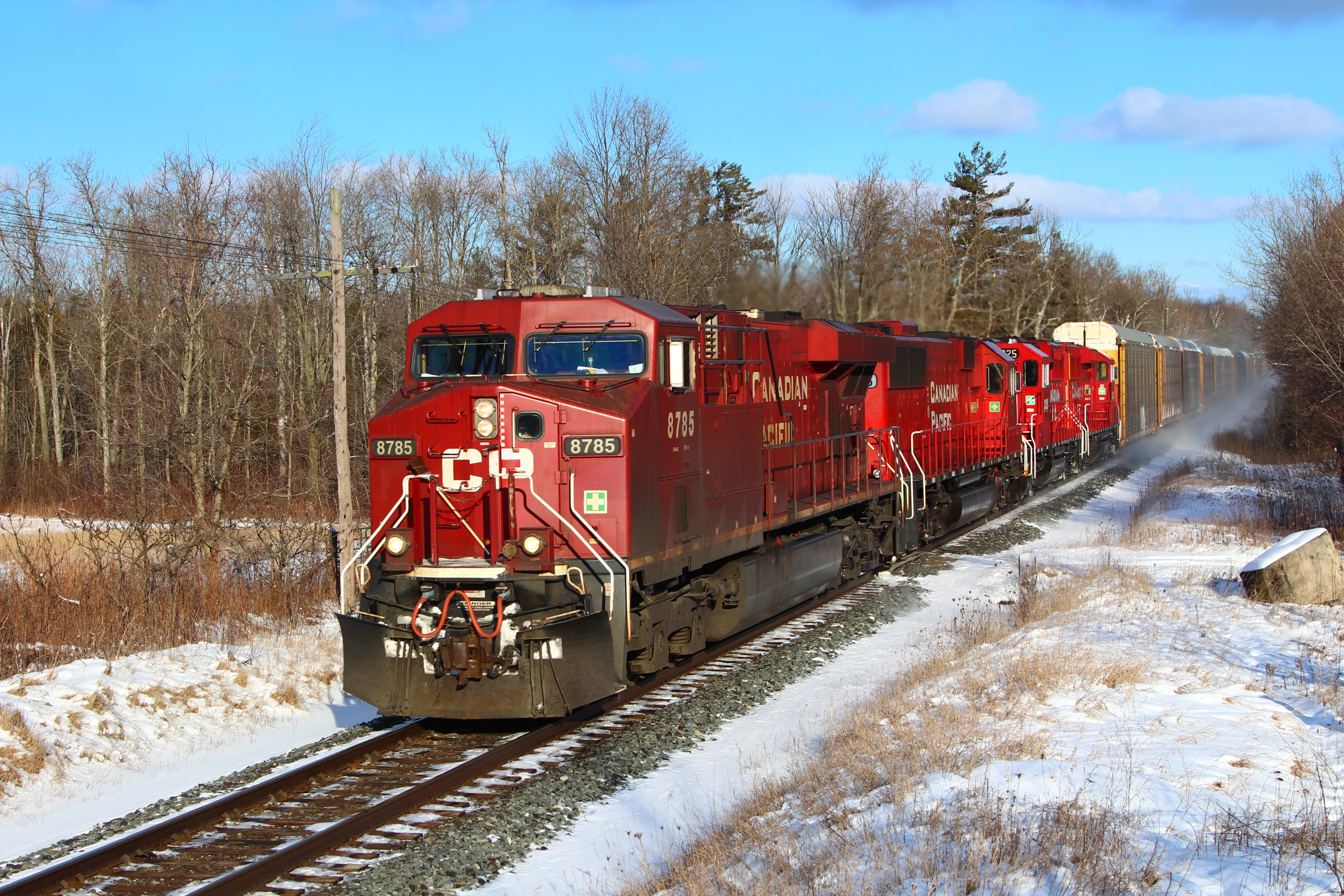 Railpictures.ca - BPurdy Photo: With the sun lowering in the evening ...