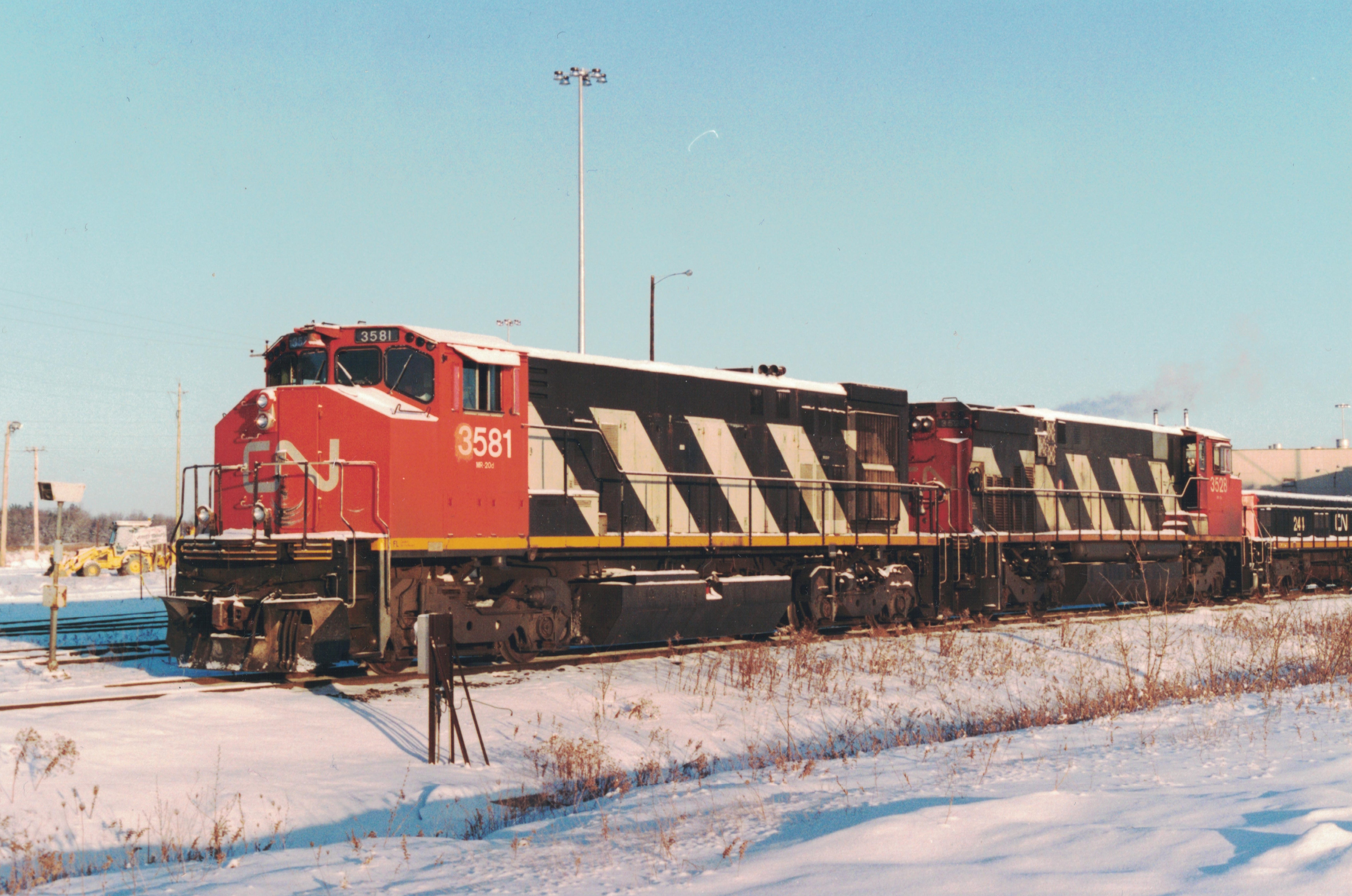 Railpictures.ca - Paul Santos Photo: A Bombardier HR412W and a MLW ...