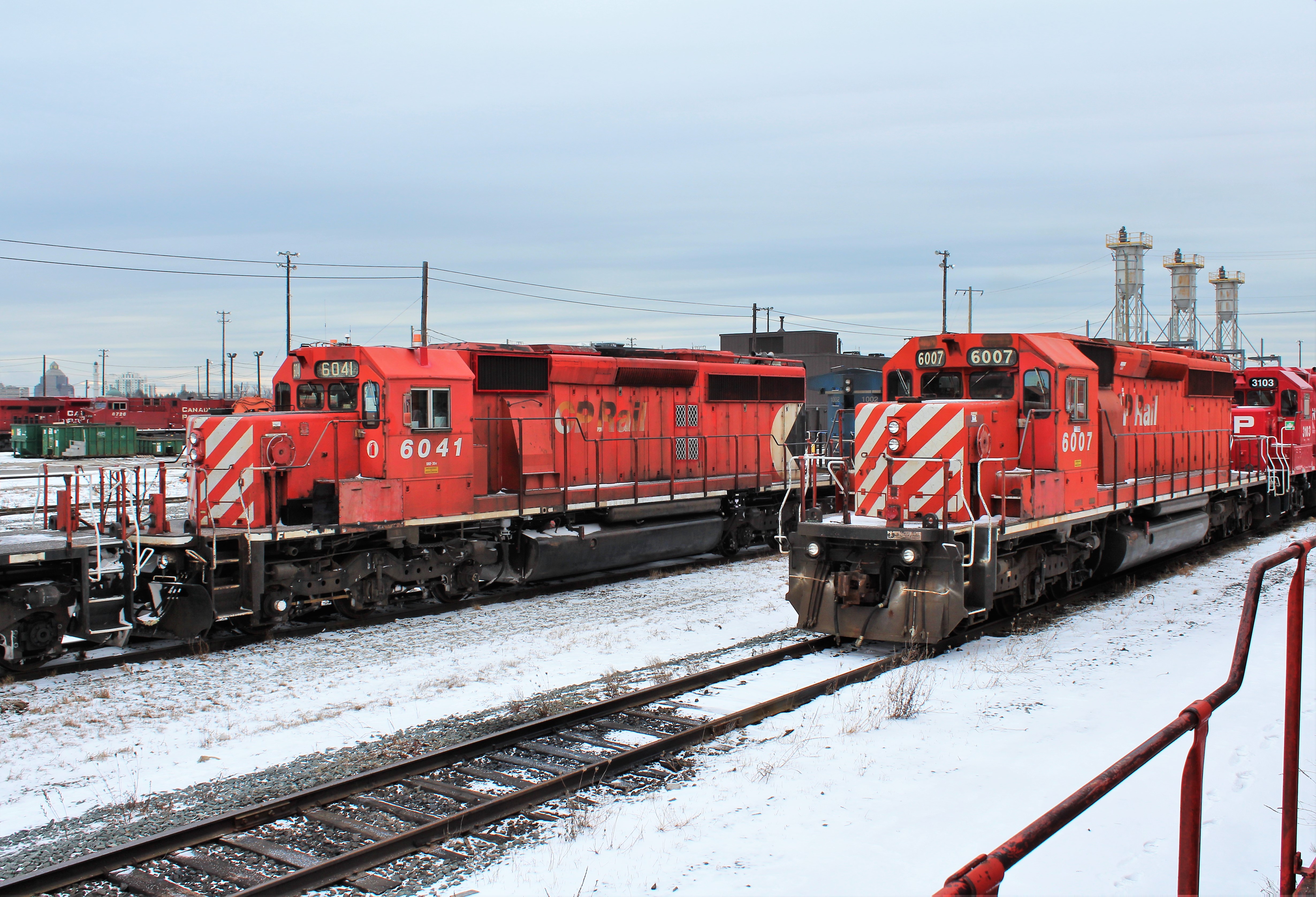 Railpictures.ca - Paul Santos Photo: A pair of SD40-2′s at the east end ...