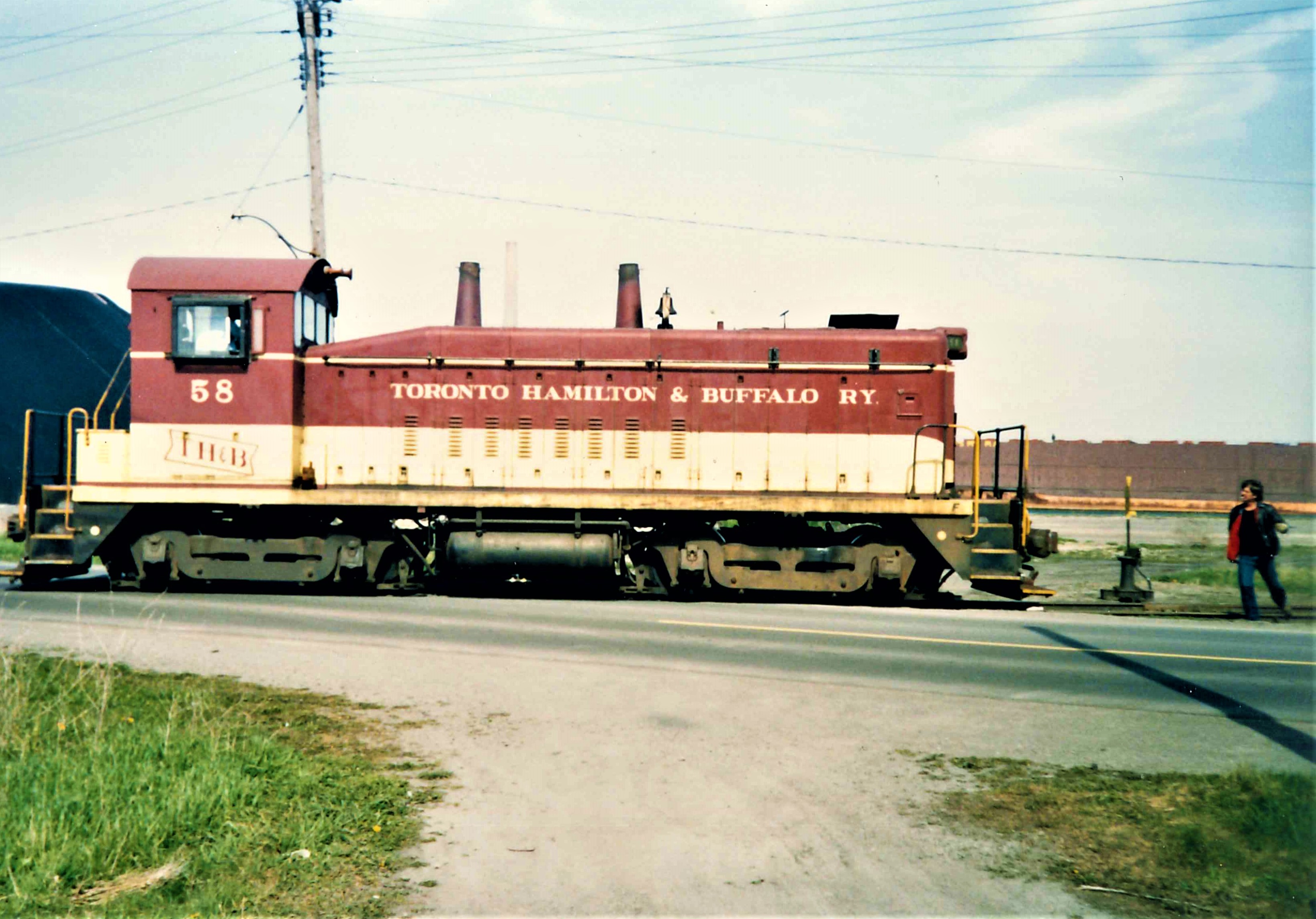 Railpictures.ca - Michael Klauck Photo: London GMD built SW9 TH&B #58 ...