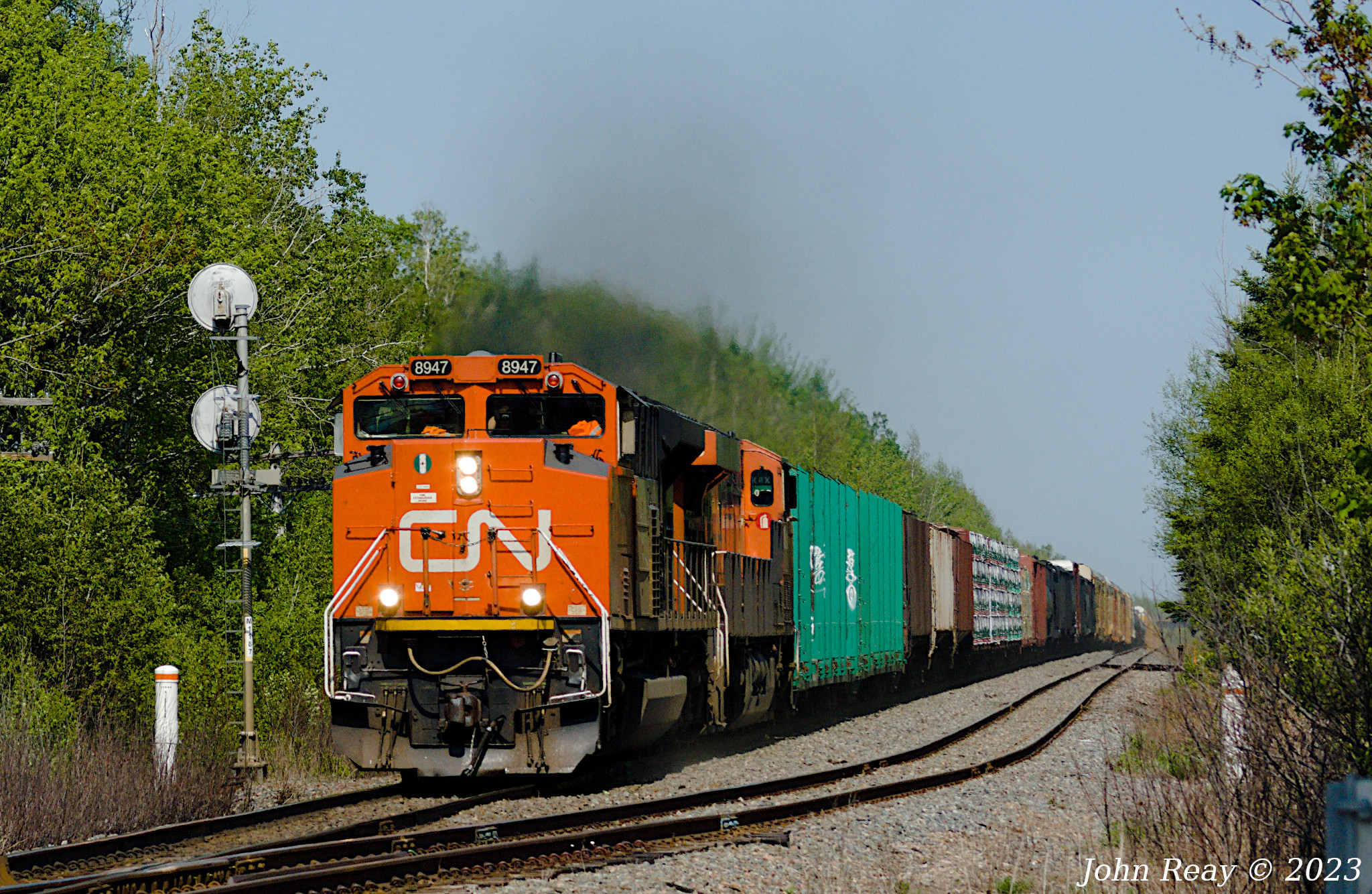 Railpictures.ca - John Reay Photo: Seen here is the head-end of CN L507 ...