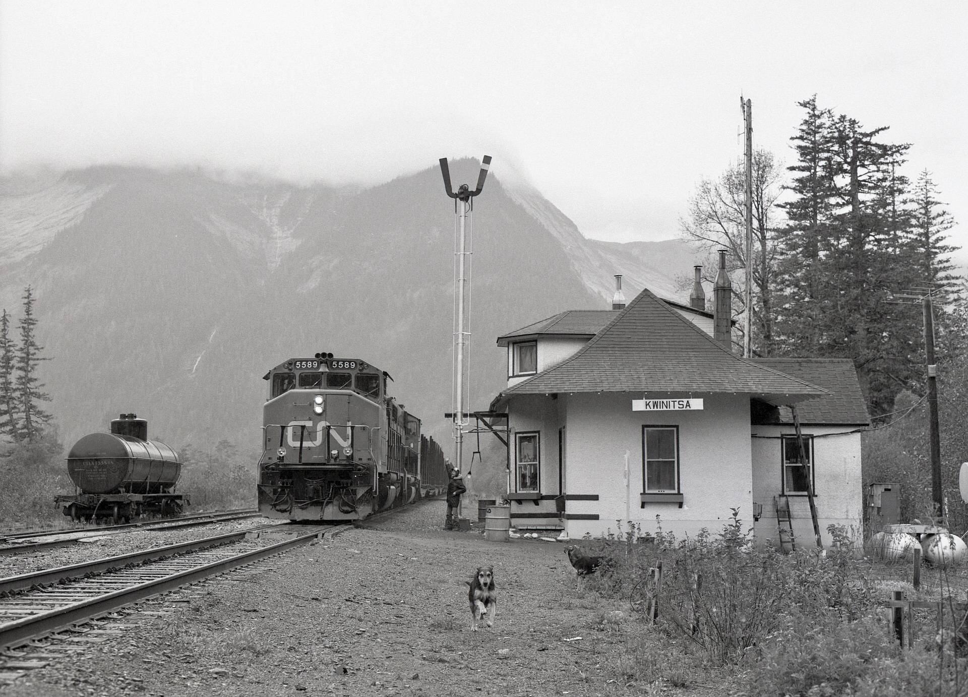 Railpictures.ca - Ken Perry Photo: On CN’s westernmost subdivision, the ...