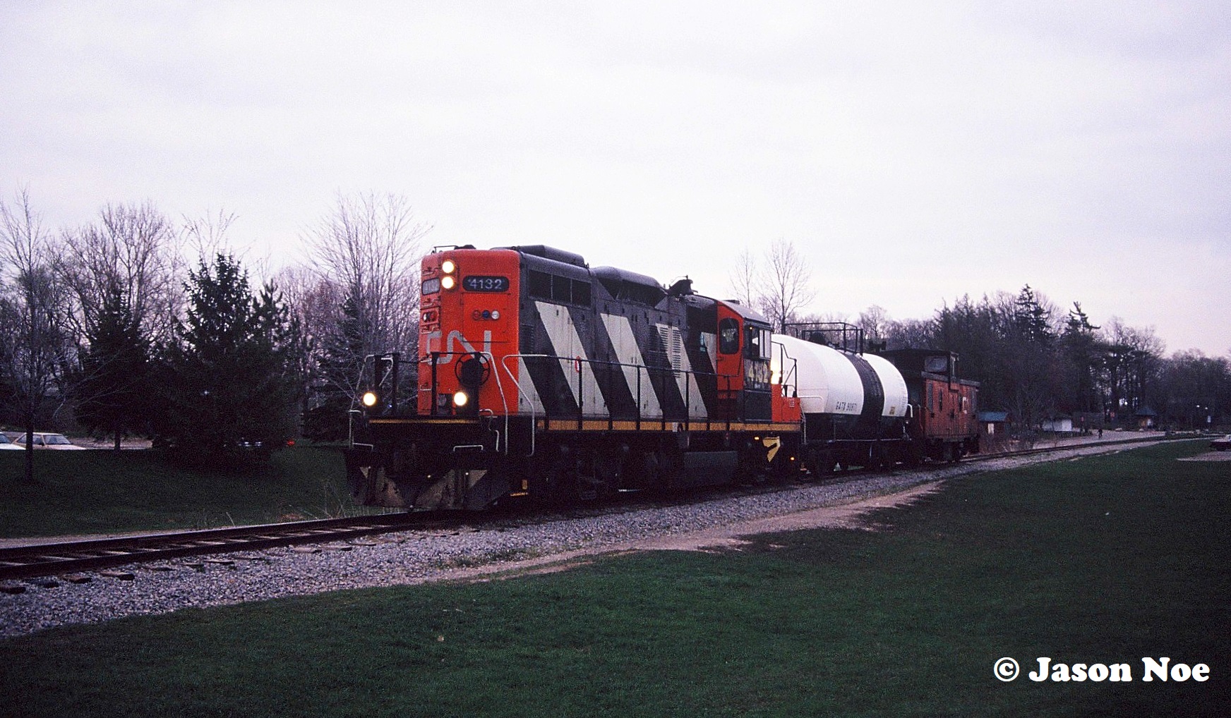 Railpictures.ca - Jason Noe Photo: CN GP9RM 4132 leads the 15:30 ...